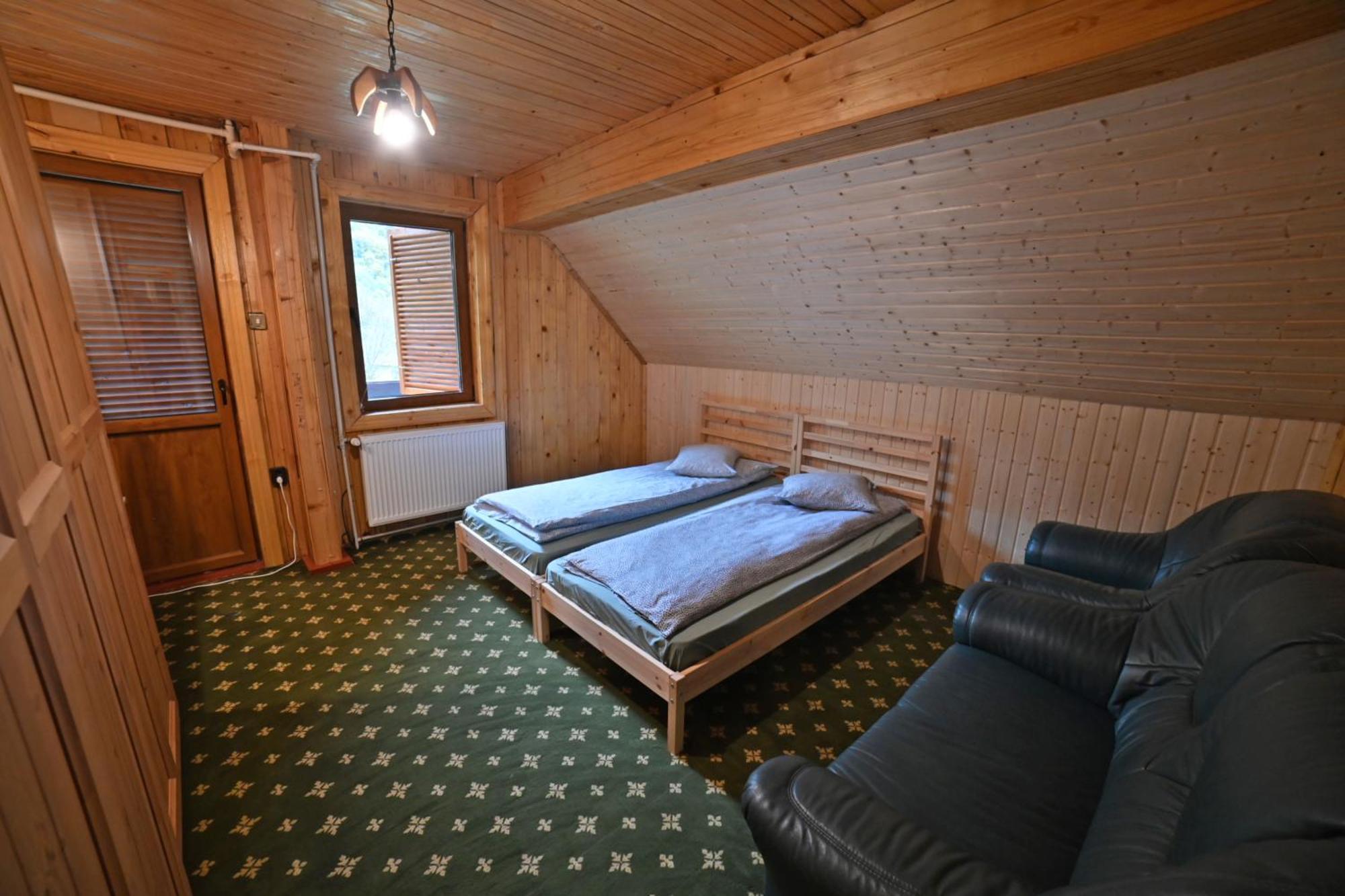 Casa De Vacanta Satic Piatra Craiului La Doi Viermi Εξωτερικό φωτογραφία